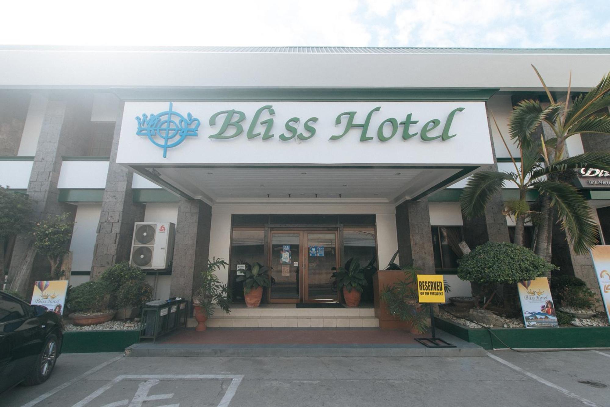Bliss Hotel Dau Mabalacat Eksteriør billede