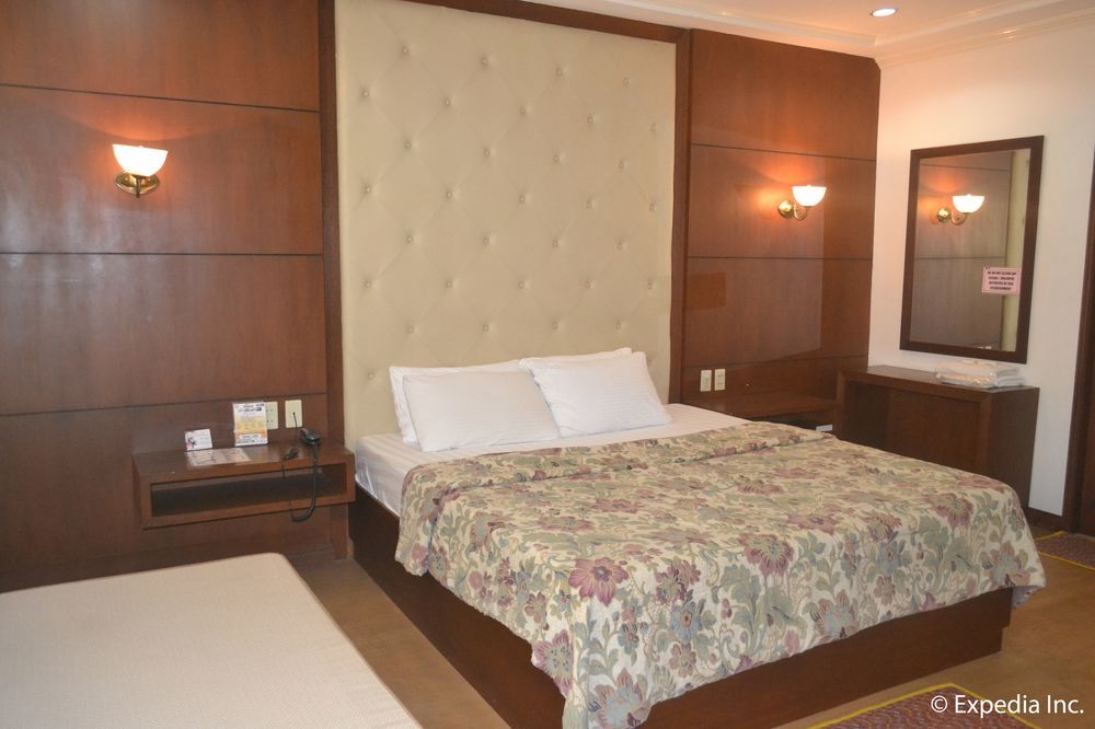Bliss Hotel Dau Mabalacat Eksteriør billede