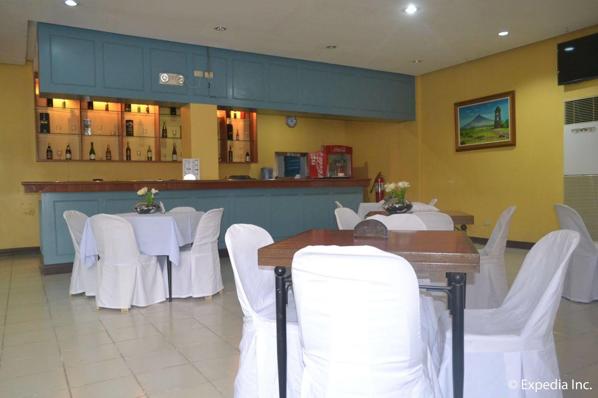 Bliss Hotel Dau Mabalacat Eksteriør billede